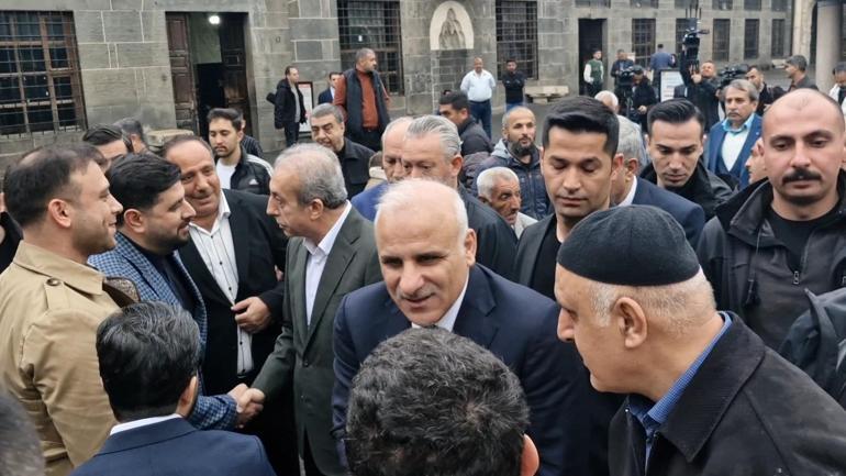 Diyarbakırda bayram namazında tarihi Ulu Cami doldu