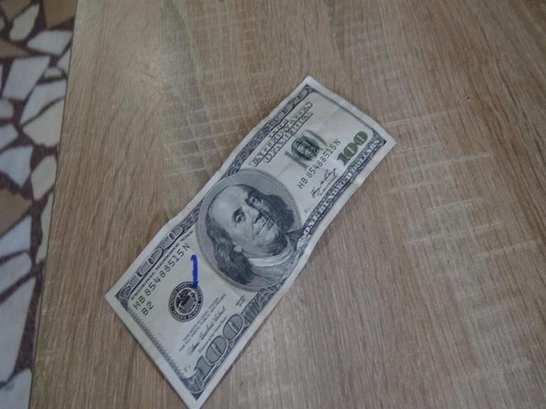 Avcılarda sahte 100 dolarla alışveriş yapan şüpheliler kayıplara karıştı