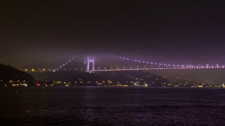 İstanbul Boğazında yoğun sis nedeniyle gemi trafiği askıya alındı