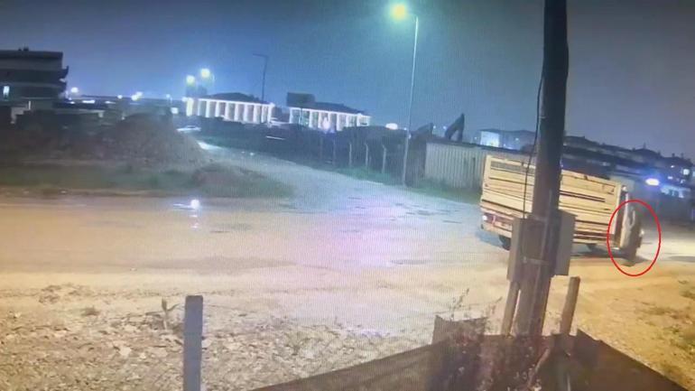 Balkondan sarkıttığı halata tutunarak indiği evi soyan şüpheli, 50 güvenlik kamerası izlenerek yakalandı