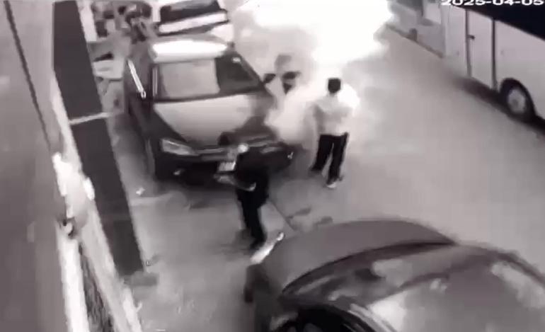 Elindeki torpillerin patlamasıyla ağır yaralandı; o anlar kamerada