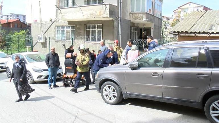 Pendik’te 4 katlı binanın bahçe zemininde çökme