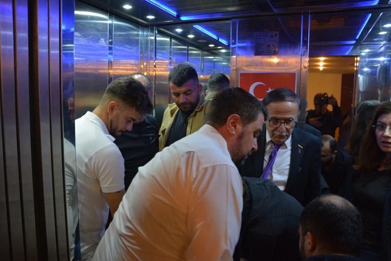 Volkan Konakın şarkısını seslendirirken duran kalbi yeniden çalıştırıldı