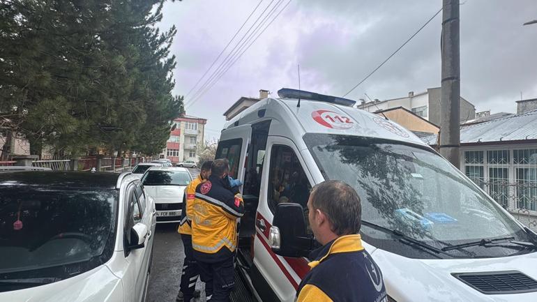 Sivasta 13 öğrenci gıda zehirlenmesi şüphesiyle hastaneye kaldırıldı