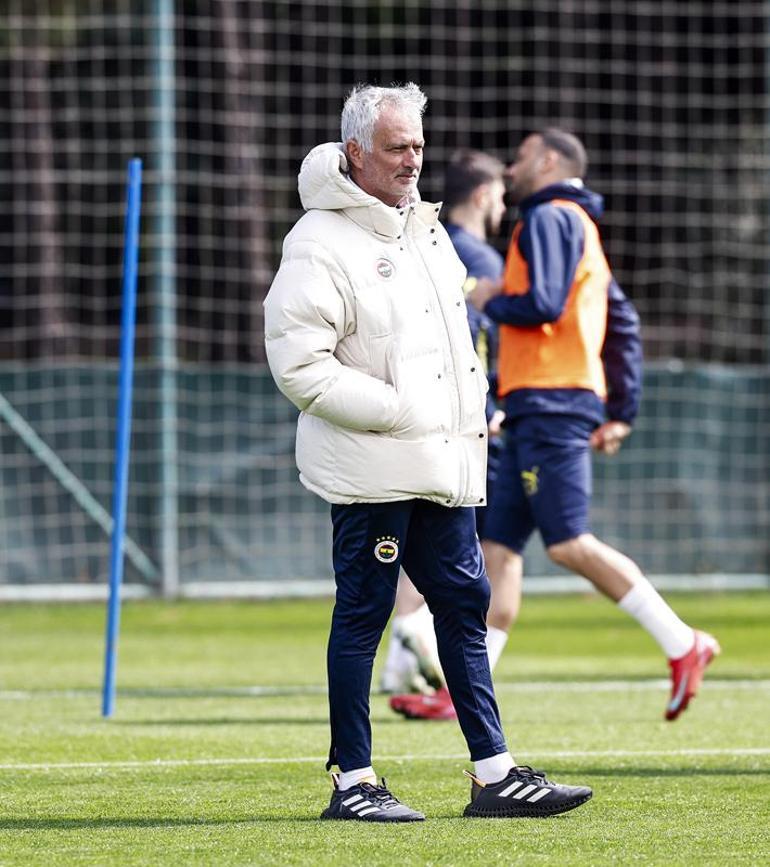 Fenerbahçe, Sivasspor maçının hazırlıklarını sürdürdü