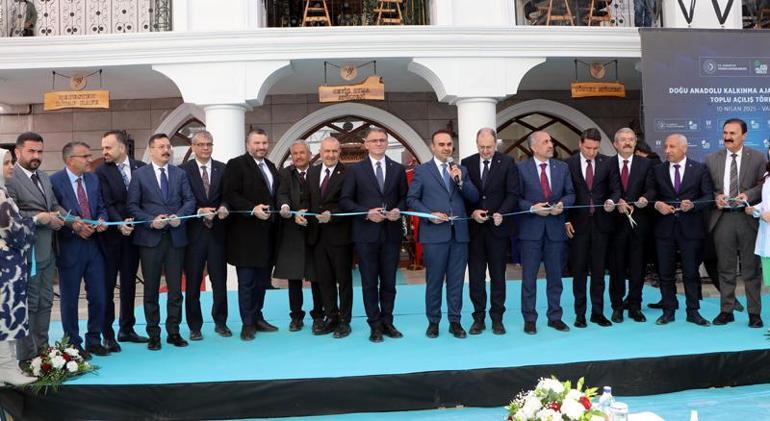 Bakan Kacır: Eser ve hizmet siyaseti, meyvelerini veriyor