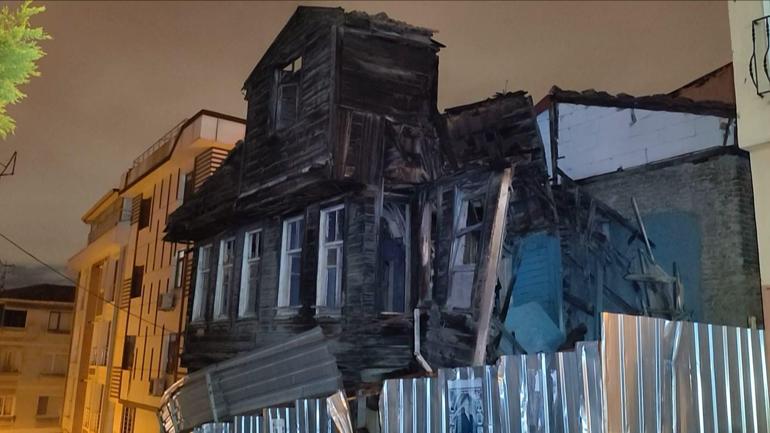 İstanbulda fırtına etkili oldu; çatılar uçtu, elektrik telleri koptu