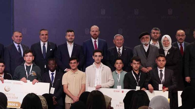 ‘Rehberim Peygamberim Yarışması’nda dereceye giren öğrenciler ödüllerini aldı