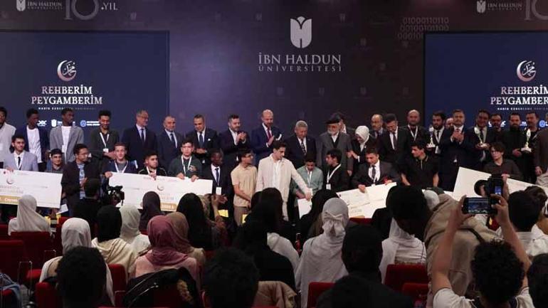 ‘Rehberim Peygamberim Yarışması’nda dereceye giren öğrenciler ödüllerini aldı