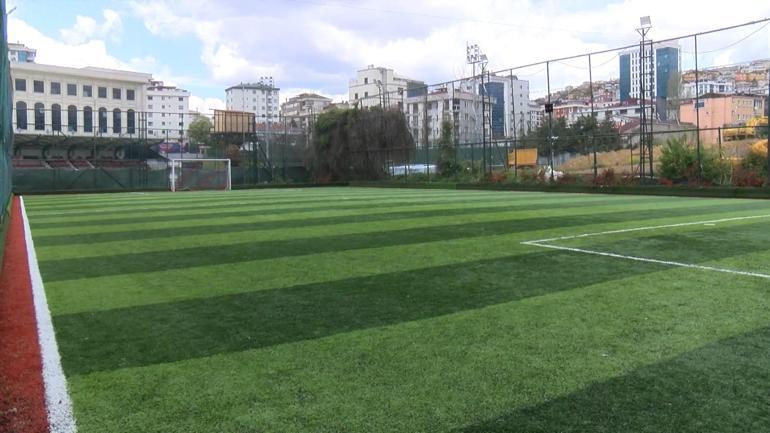 Maltepede halı saha maçı sırasında fenalaştı, hastanede hayatını kaybetti