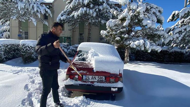 Erzincanlılar nisan ayında güne 20 santime ulaşan karla uyandı