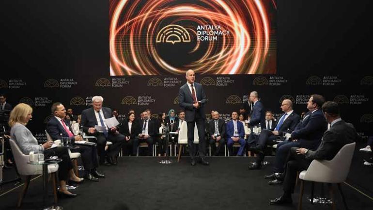Ukrayna Dışişleri Bakanı Sybiha: Savaşı adil sonlandırmazsak, herkesin ödeyeceği bedel daha yüksek olacak