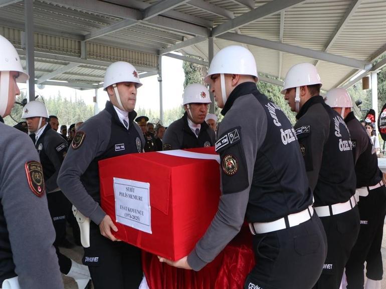 Gittiği kavga ihbarında kalp krizi geçirip, şehit olan polis toprağa verildi