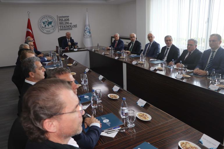 YÖK Başkanı Özvar: Bilimsel üretim tehlike altında, endişe duyuyoruz