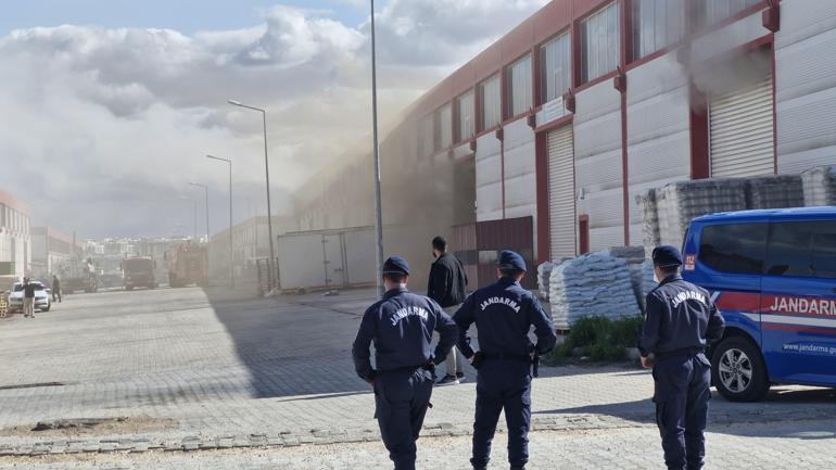 Diyarbakırda sanayi sitesinde yangın