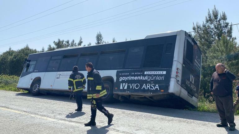 Yolcu otobüsü vinçle çıkarıldı, araçta sıkışan sürücü kurtarıldı