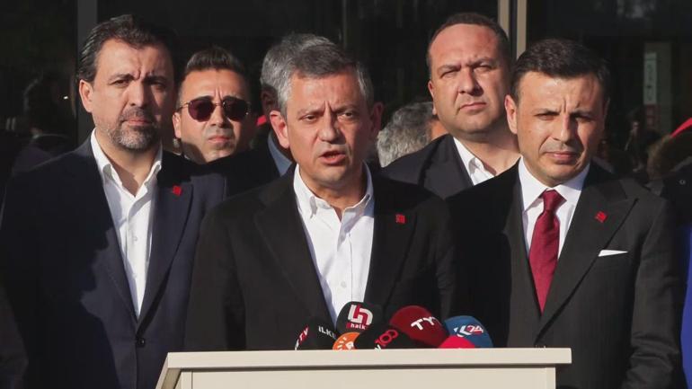 Siyasi isimler, Sırrı Süreyya Önderi hastanede ziyaret etti