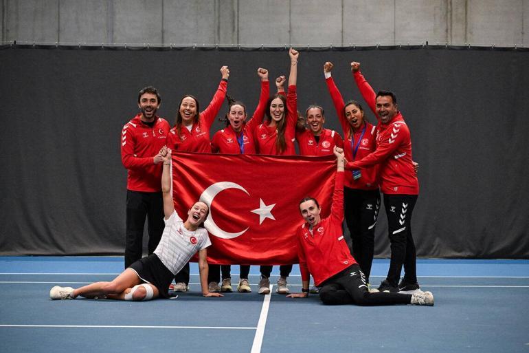 Bakan Bak’tan A Milli Kadın Tenis takımı için tebrik mesajı