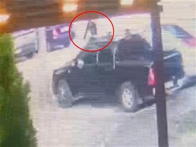 Arkadaşını boğazını keserek öldürüp, şizofren olduğunu iddia eden sanığın akıl sağlığı belirlenecek