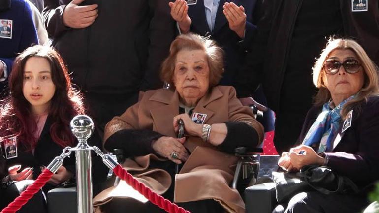 8inci Cumhurbaşkanı Turgut Özal mezarı başında anıldı