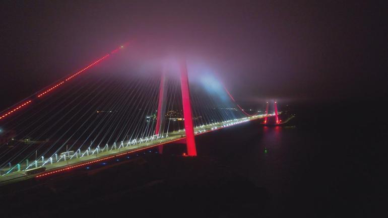 Yavuz Sultan Selim Köprüsü’ndeki eşsiz sis manzarası havadan görüntülendi