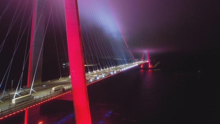 Yavuz Sultan Selim Köprüsü’ndeki eşsiz sis manzarası havadan görüntülendi