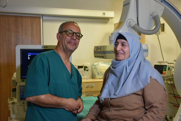 Stent takılırken kalbi durdu, masajla hayata döndü, işlem tamamlandı
