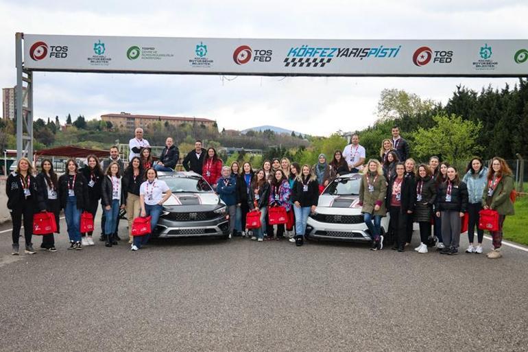 Şampiyon pilotlar, 30 kadın co-pilotu pistlere hazırladı