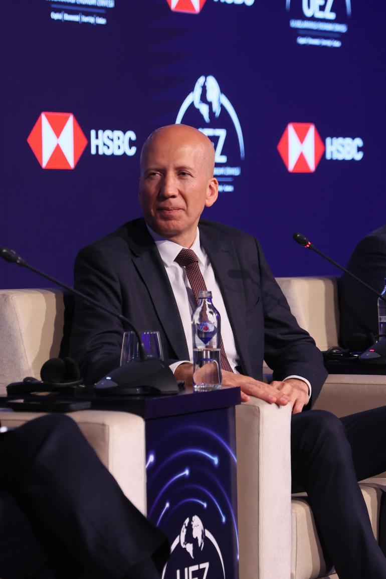 Global Ekonomi 5.0 panelinde küresel belirsizlikler ve yönetimi ele alındı