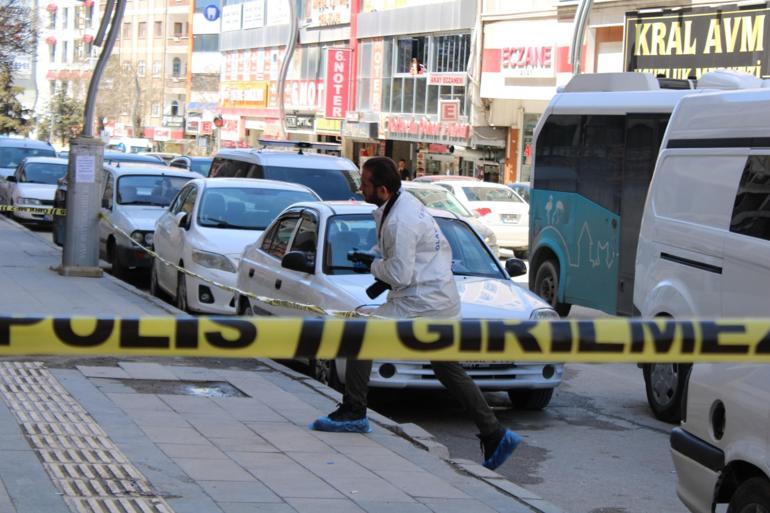 Giyim mağazasında silahlı kavga; 1 ölü, 4 yaralı