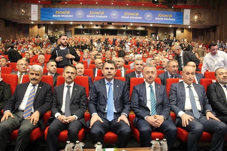 Bakan Kurum: Milletimiz emanet olarak verdiği oyla şımaranları, millete parmak sallayanları görmektedir