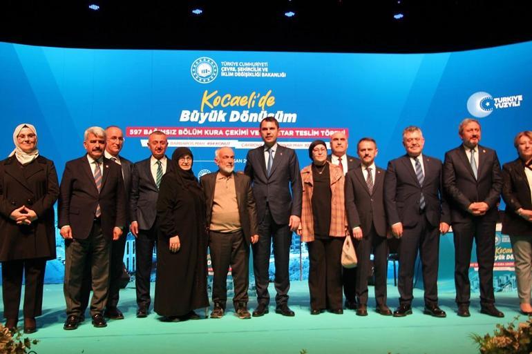 Bakan Kurum: Milletimiz emanet olarak verdiği oyla şımaranları, millete parmak sallayanları görmektedir