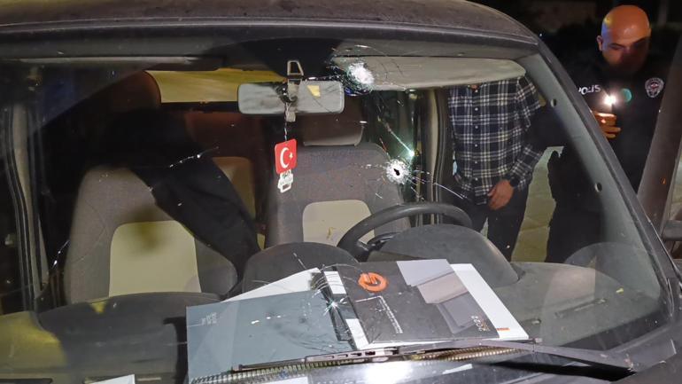 Seyir halindeki hafif ticari araca pompalı tüfekle ateş açıldı; 1 yaralı