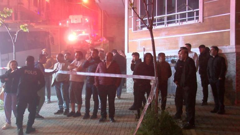 Başakşehirde 4 katlı iş merkezinde yangın; 6 iş yeri ile 2 araç kullanılamaz hale geldi