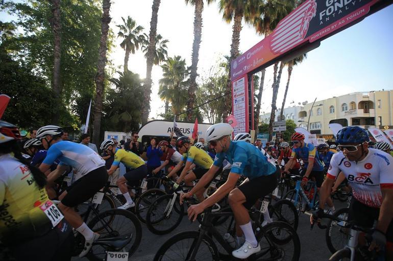 AKRA Gran Fondo’da pedallar dostluk için döndü