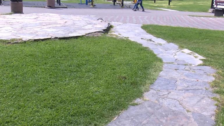 Esenlerde parkta oturan arkadaş grubuna silahlı saldırı; 1 ölü