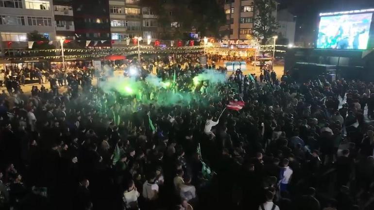 Kocaelisporun 16 yıl sonra Süper Lig’e yükselmesi coşkuyla kutlandı