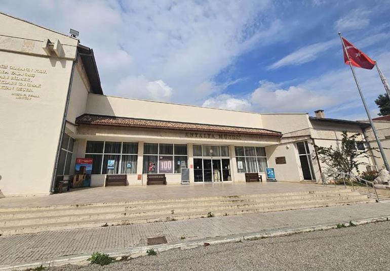Bakanlığa Antalya Müzesi yıkılmasın talebi