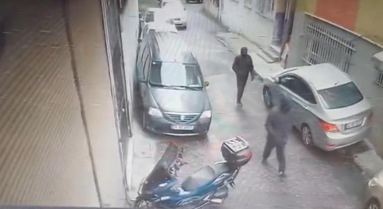 Beyoğlu’nda tamirhaneye kurşun yağdıran saldırgan yakalandı; o anlar kamerada