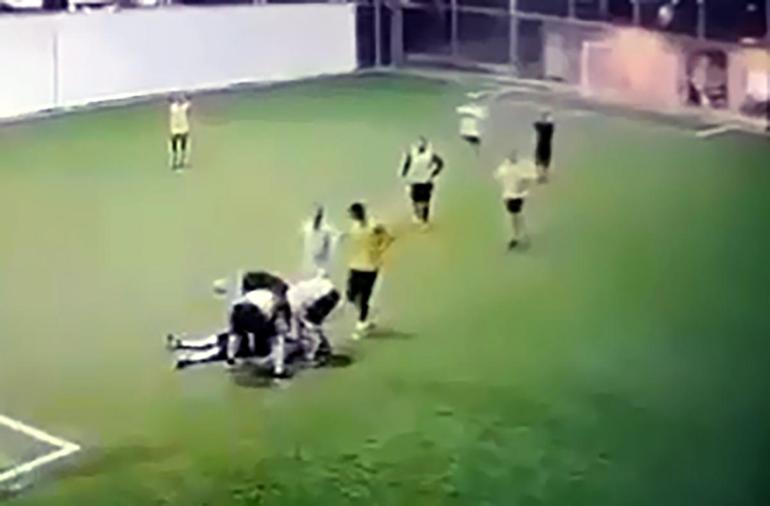 Halı sahada kalp krizi geçirip, hayatını kaybetti