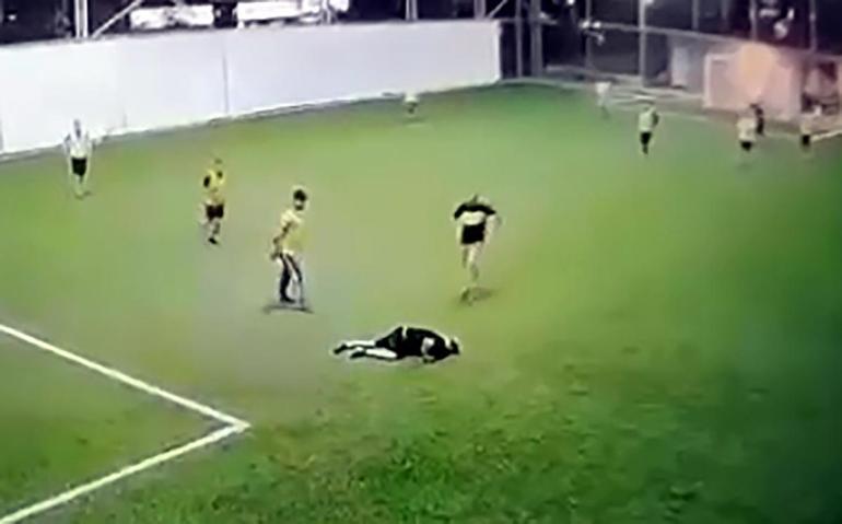 Halı sahada kalp krizi geçirip, hayatını kaybetti