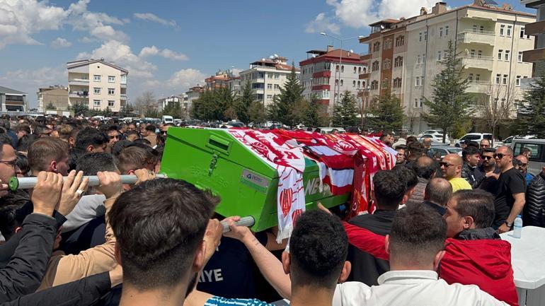 İşe giriş için fiziki test sırası beklerken kalp krizinden ölen İhsan, toprağa verildi