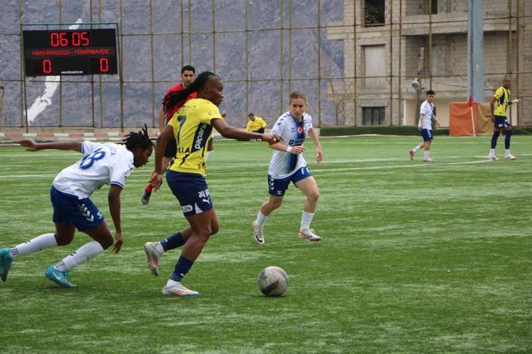 Kadın futbolunda Hakkarigücü, Fenerbahçe Petrol Ofisine 2-1 mağlup oldu