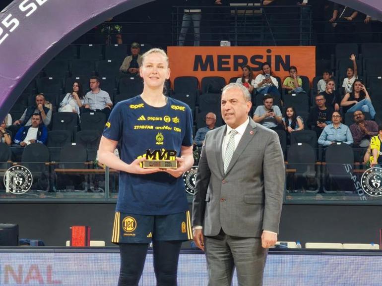 Kadınlar Basketbol Süper Ligi Şampiyonu Fenerbahçe, kupasını aldı