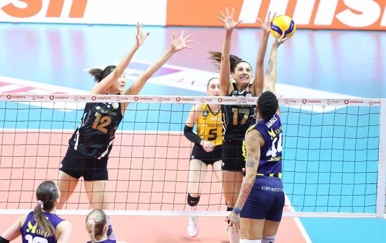 VakıfBank, final serisinde 2-0 öne geçti