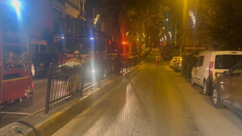 Bayrampaşa’da doğal gaz kutusunda çıkan yangın iş yerine sıçradı