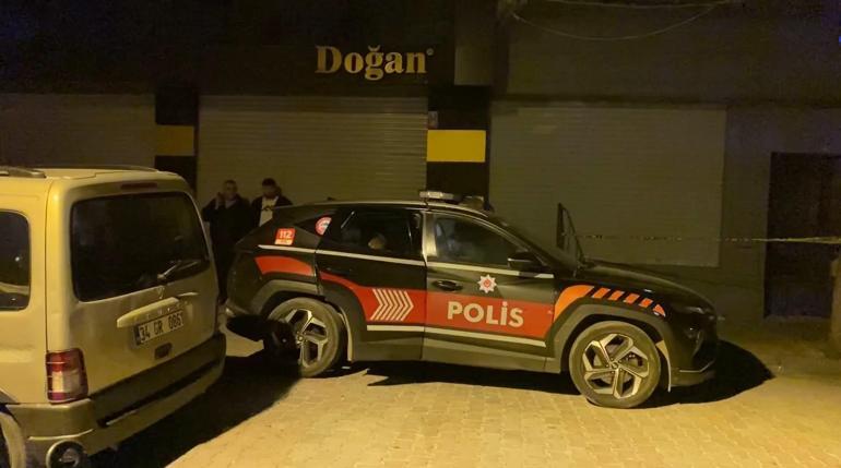 Zeytinburnunda eşini silahla öldürüp, intihar etti