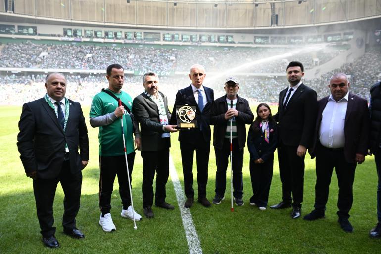 Bursaspor kupayı, Yıldırım Belediyesi ‘Fair Play’i aldı