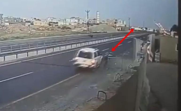 Dur ihtarına uymayan sürücü, yola kapan atan polise otomobiliyle çarpıp yaraladı