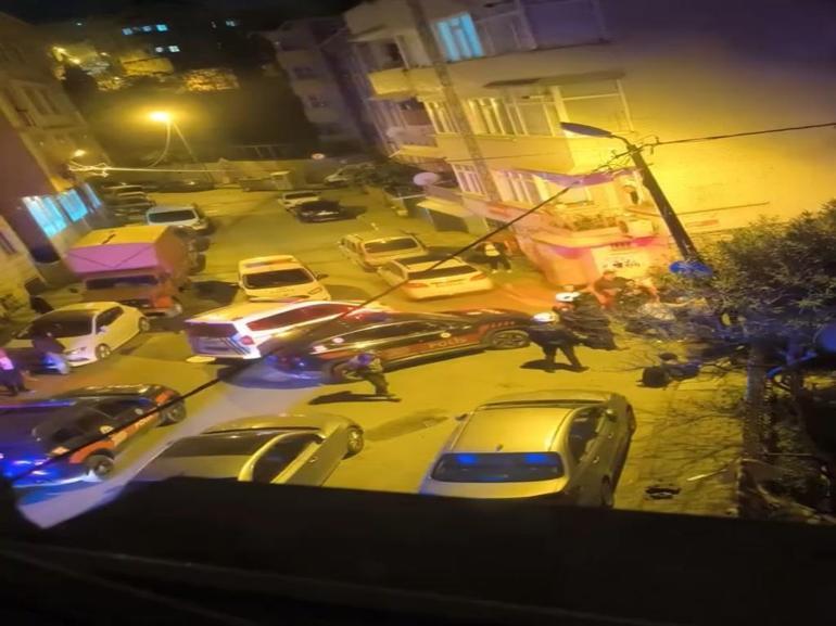 Kağıthanede abart egzoz kullanan motosikletliyle mahalle sakini arasında metal çubuklu kavga : 2 yaralı